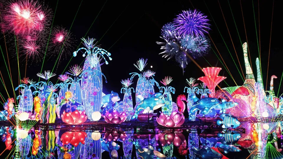 Dubai Garden Glow - Image 1